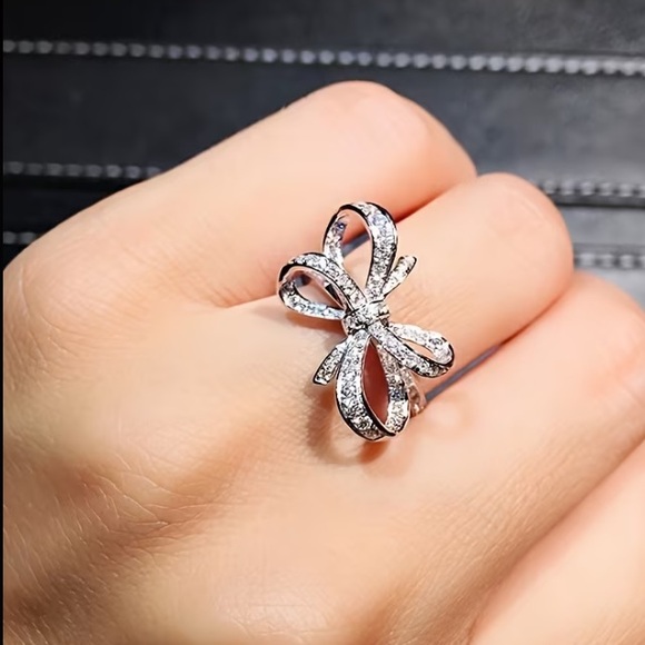 Silver Bow Ring with Rhinestones - Picture 4 of 4